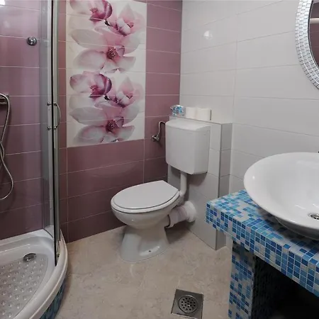 Apartment By The Sea - 13105